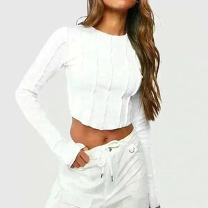 NWOT BOOHOO EXPOSED SEAM RIBBED LONG SLEEVE CROP TOP